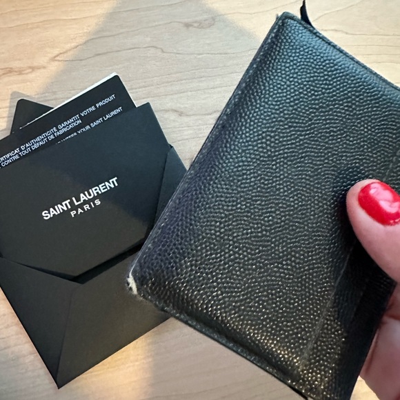 SAINT LAURENT PARIS CREDIT CARD CASE IN GRAIN DE POUDRE EMBOSSED LEATHER - Picture 4 of 9